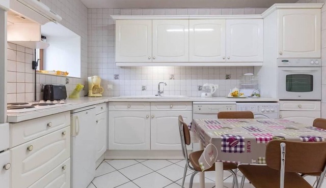 Charming cottage with heated pool and fast Wi-Fi in Brotte-lès-Ray