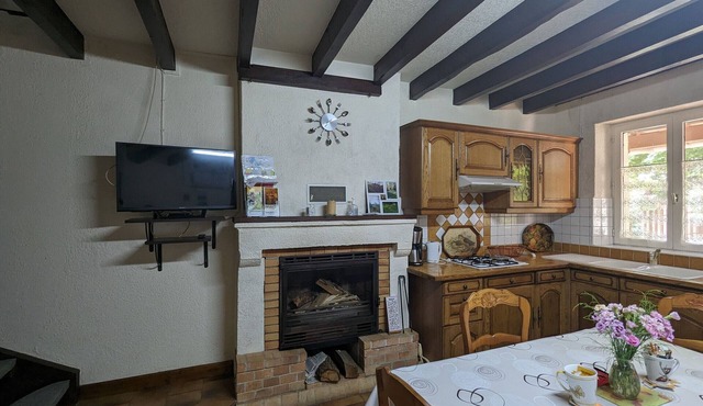 Charming Cottage in Brenne: Nature, Hiking, Close to Ponds, Private Garden, Fireplace