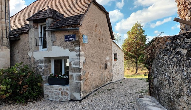 CHARMING COTTAGE WITH TERRACE AND SWIMMING POOL 10 MIN FROM LASCAUX IV
