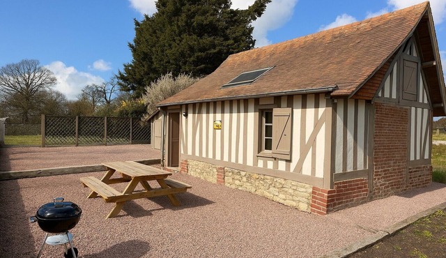 Charming cottage, Pays d'Auge. Near Cabourg & Dozulé (4km). High privacy.