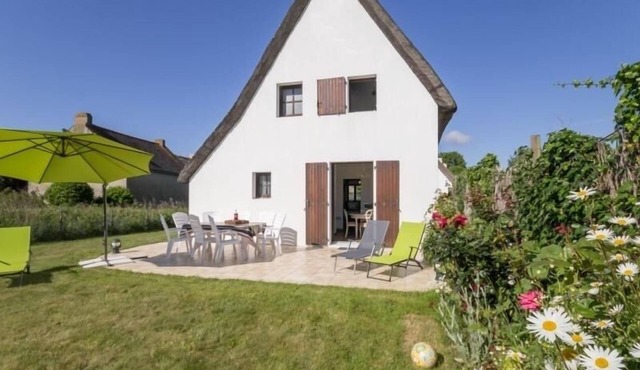 Charming Cottage with Fireplace, Terraces & Baby Facilities in Brière Natural Park