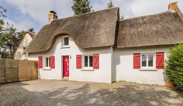 Charming Cottage with Terrace, Near Beaches, Parking, Wi-Fi, Baby Equipment, and Ping-Pong