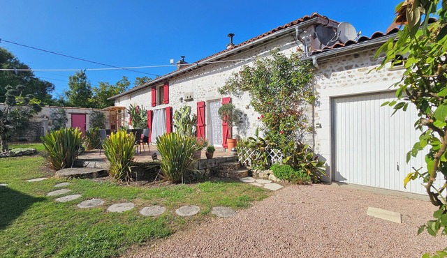 🌿 Charming Cottage & Gîte Annex – Private Pool in Sunny Charente Maritime