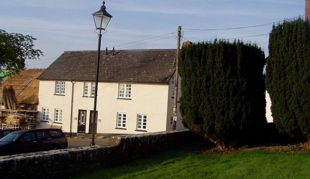 Charming Cottage overlooking the square in Chittlehampton Village