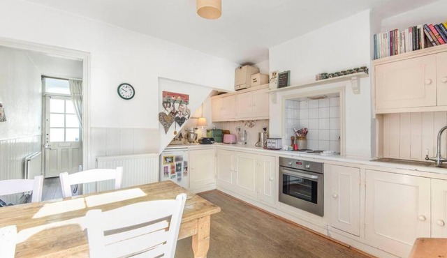 Charming Cottage Close To Regatta