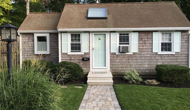 Charming Cottage Getaway