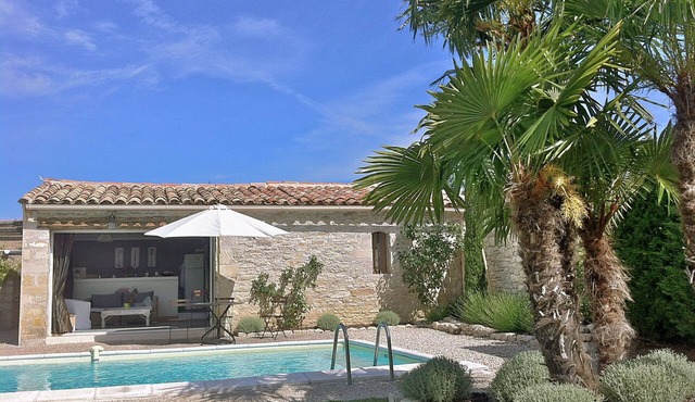 Charming cottage Gordes, private pool, very quiet, views, New 2025: Optics fiber