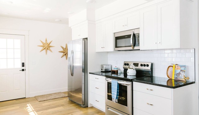 Charming cottage home in downtown Afton, walking distance to restaurants.