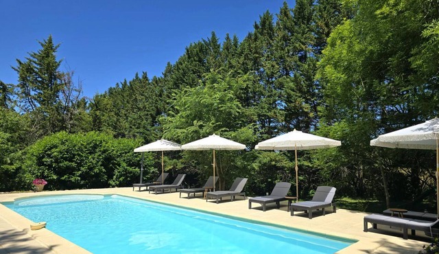 Charming cottage in Dordogne with pool and garden