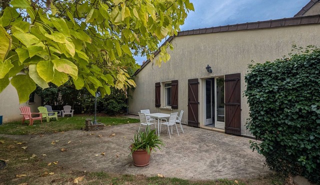 Charming Cottage in Berry w/Private Yard, Close to Beach & Hiking