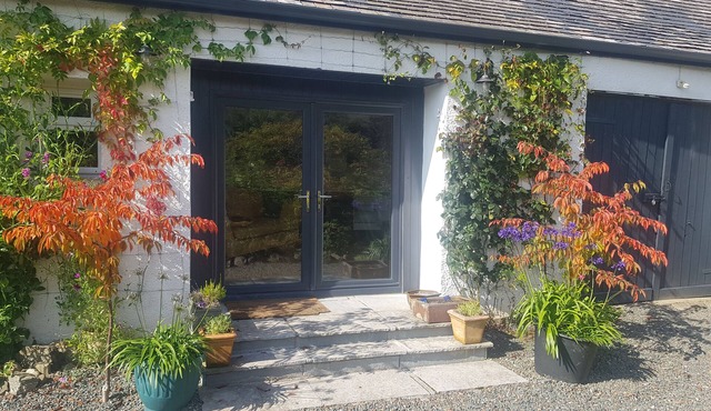 Charming cottage in Cairndow, set within stunning gardens with outstanding views