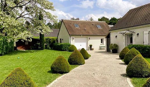 Charming cottage in Chailles near Blois with garden and WIFI