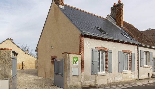 Charming Cottage in Cheverny with Garden and Garden Furniture