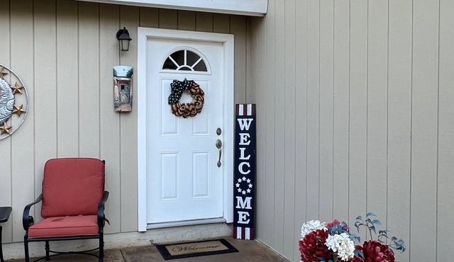 Charming cottage in delightful Loomis