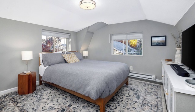 Charming cottage in Denver's Park Hill neighborhood. Fenced yard + pet friendly.