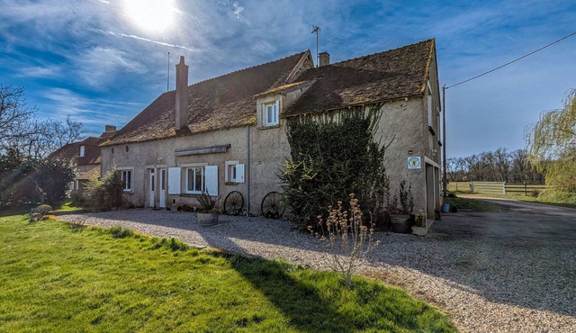 Charming Cottage in Berry with Pool Access & Private Garden