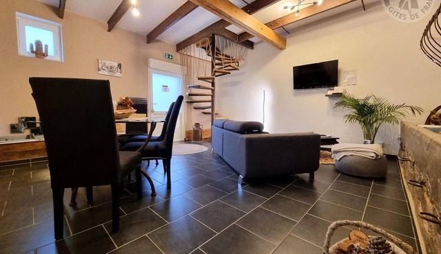 "Charming Cottage in former Farmhouse: Terrace, BBQ, Wi-Fi, Pet Friendly, Near Nature and Leisure Park"