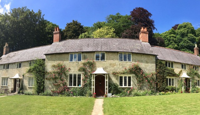 Charming Cottage in idyllic location on Stourhead Estate