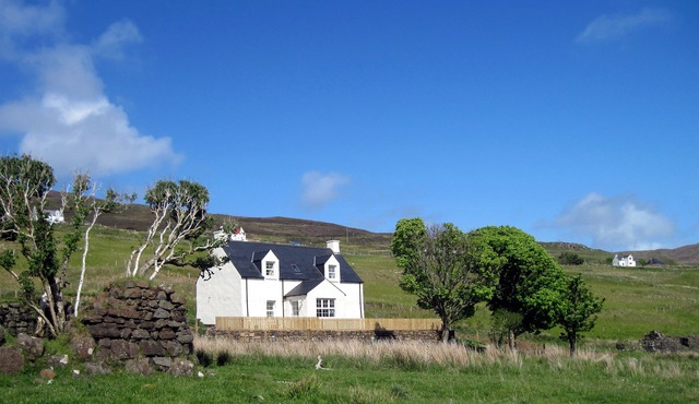 Charming cottage in lovely Glendale, Isle of Skye. 2 bed, 2 ensuite