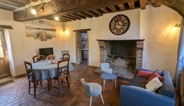 Charming Cottage in Peaceful Forest Setting near Loire Castles - Family Friendly & Fully Equipped