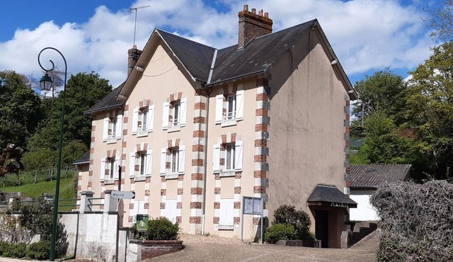 Charming cottage in Sasnières, pets allowed, private parking