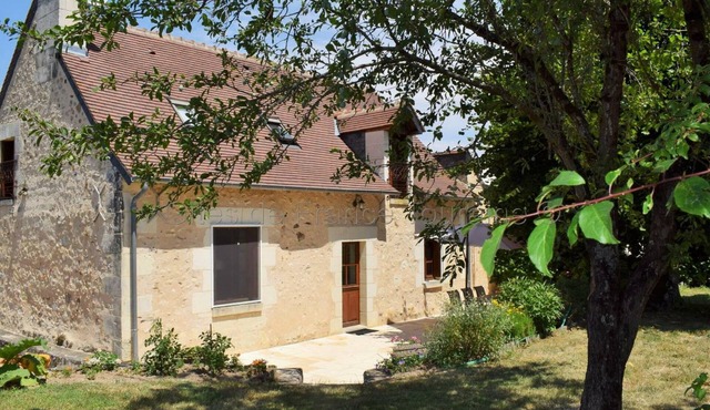 Charming cottage in Southern Touraine, enclosed garden, 3 bedrooms
