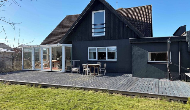 Charming cottage in town near the beach