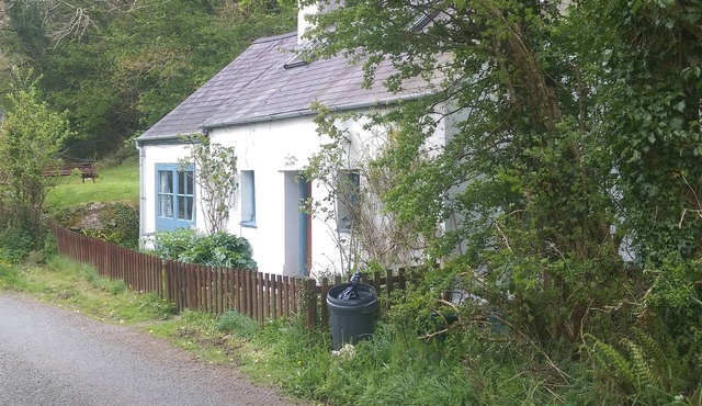 Charming Cottage in the Gwaun valley, near NewportnSleeps 4