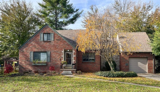 Charming Cottage in Toledo's popular Old Orchard neighborhood!