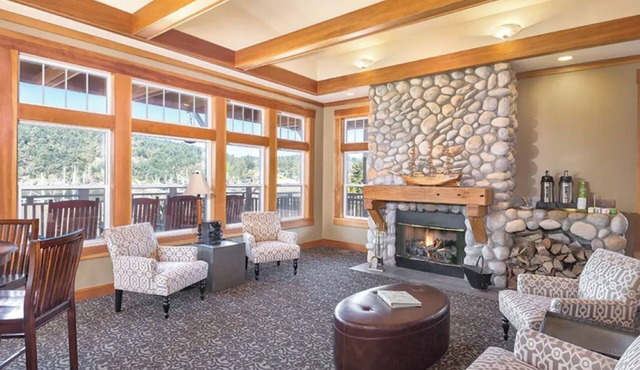 Charming cottage in beautiful Deer Harbor with a view, pool and private hot tub.