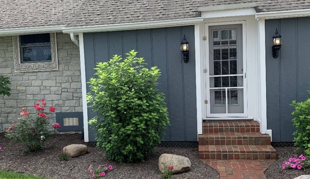 Charming cottage in Historic Waynesville