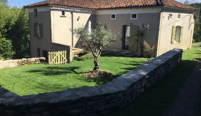 CHARMING COTTAGE JUST 10 MNS FROM FIGEAC