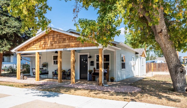 Charming cottage located in historic downtown Louisville.