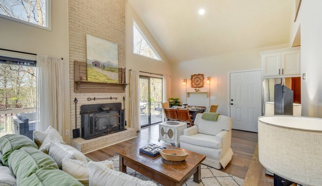 Charming Cottage Near Clemson & Lake Hartwell!