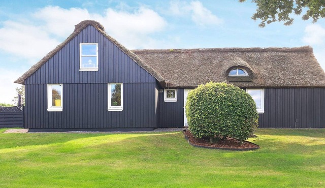 Charming cottage near forest in Farsø