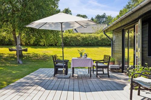 Charming Cottage Near Heatherhill With Jacuzzi