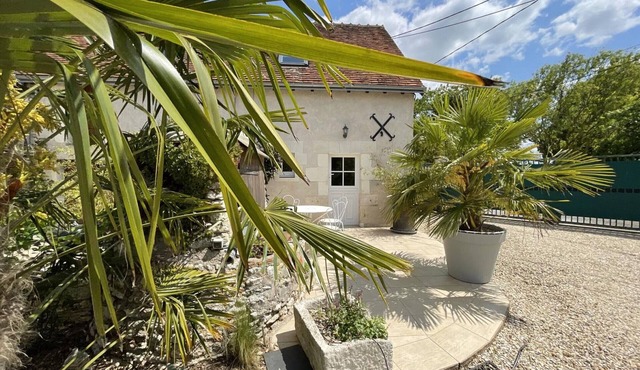 Charming Cottage near Loire Castles with Garden, WiFi, Parking, and Fully Equipped Kitchen