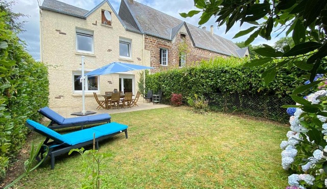 Charming Cottage near Mont St Michel Bay