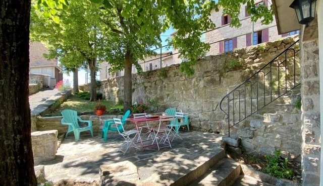 Charming Cottage Near Puy-en-Velay with Private Terrace and Modern Amenities