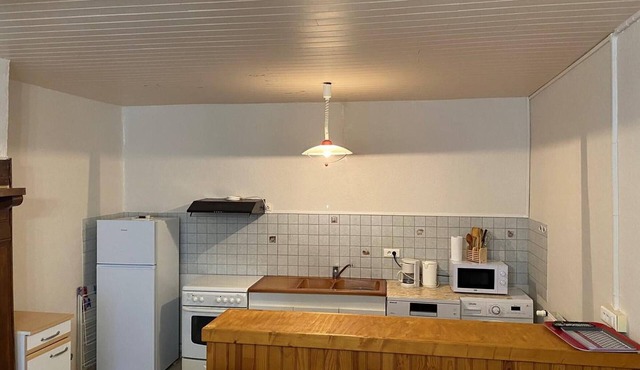 Charming Cottage Near Salers: BBQ, Garden, Pets Welcome, WiFi, Sleeps 4