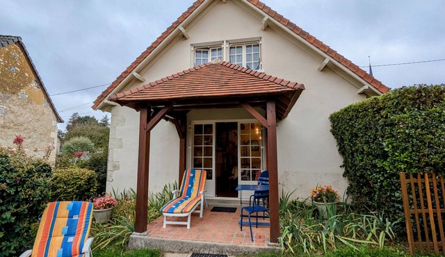 Charming Cottage Near Valençay Castle, 3 Beds, Garden, and Close to Beauval Zoo