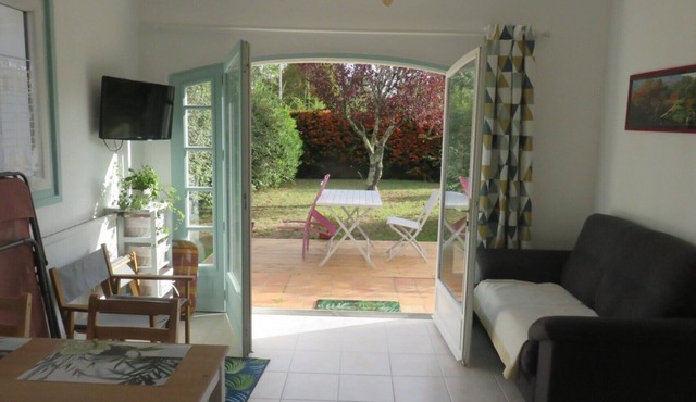 Charming cottage, new, quiet, near La Tremblade.