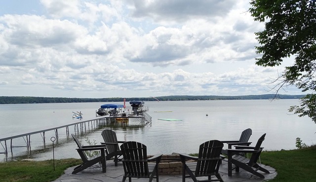 Charming Cottage on Beautiful Burt Lake