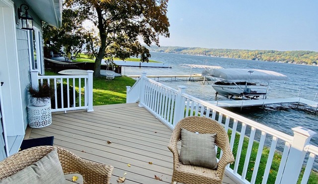 Charming cottage on Conesus Lake
