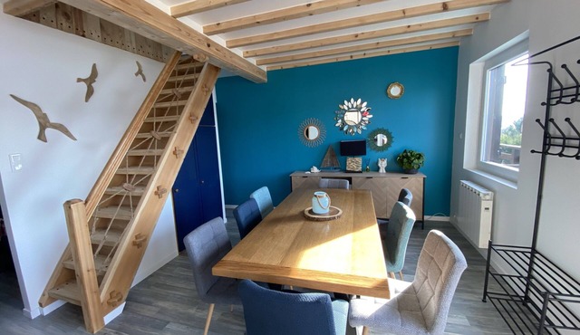 Charming cottage on the shores of Lake Saint Point