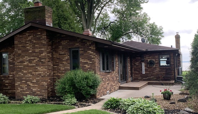 Charming cottage on Lake Winnebago