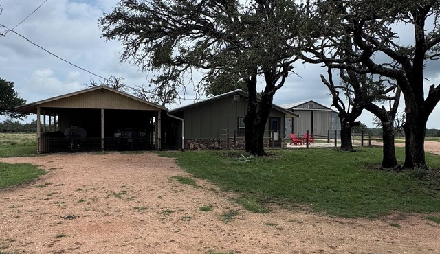Charming cottage on ranch in Harper