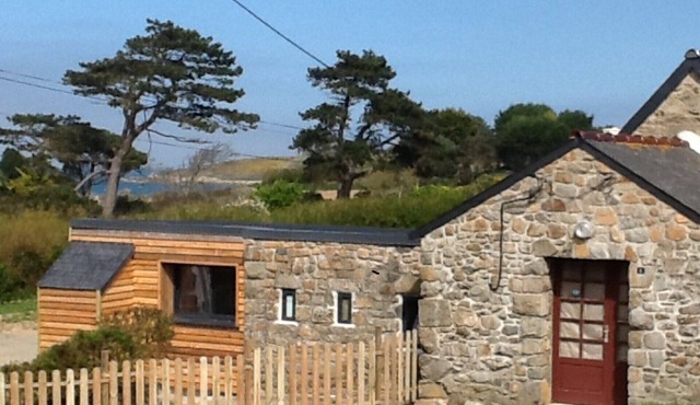 Charming cottage on the seafront Côtes d'Armor. "L'Air du Large" welcomes you.