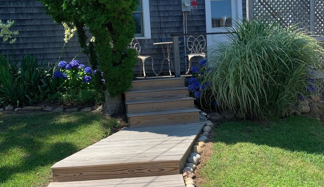 Charming cottage, Private Oasis!- AC for summer months!