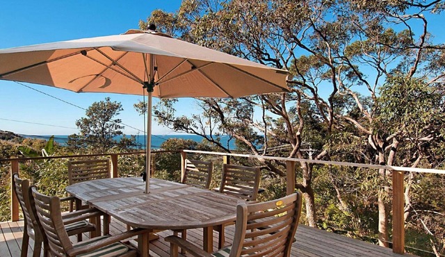 Charming Cottage Retreat by HolidayCo.